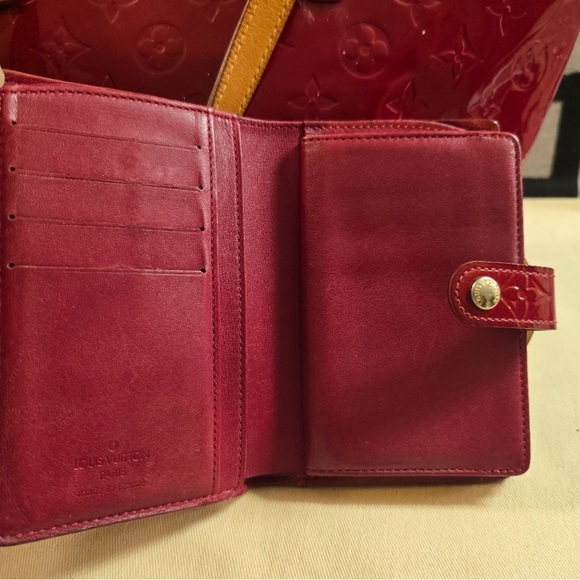 Louis Vuitton Red Patent Leather Tote Bag Matching wallet set - Picture 11 of 14